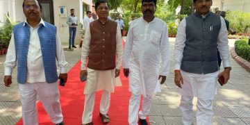 Ram Vichar Netam, Santosh Pandey and Union Minister Renuka Singh