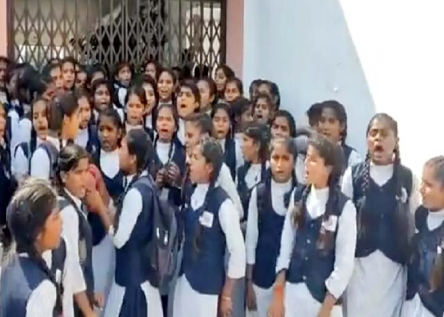 Teacher makes obscene comments on girl students in girls school