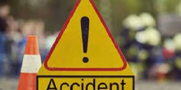 A speeding vehicle hit a bike rider in Jewra Sirsa Chowki area of ​​the district